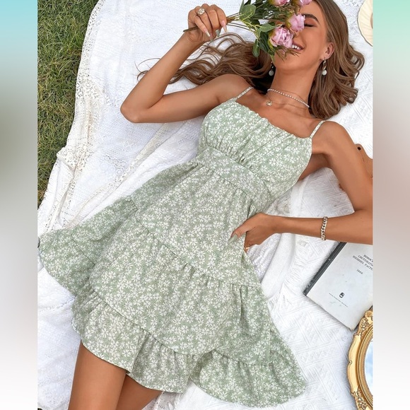 Green floral mini dress - Picture 4 of 5